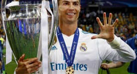 曼联夏窗转会后：四大天王离队，新援加盟中场空缺，阿莫林面临挑战